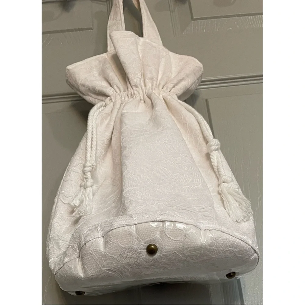 Hand Crafted White Lace Boho Wedding Purse NWT - Picture 3 of 8